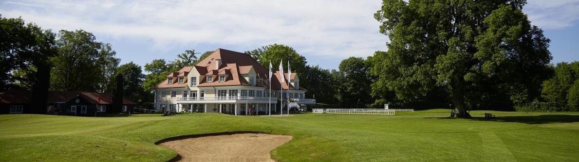 Nicht nur wegen des Clubhauses im Südstaatenstil attraktiv: der Wittelsbacher GC