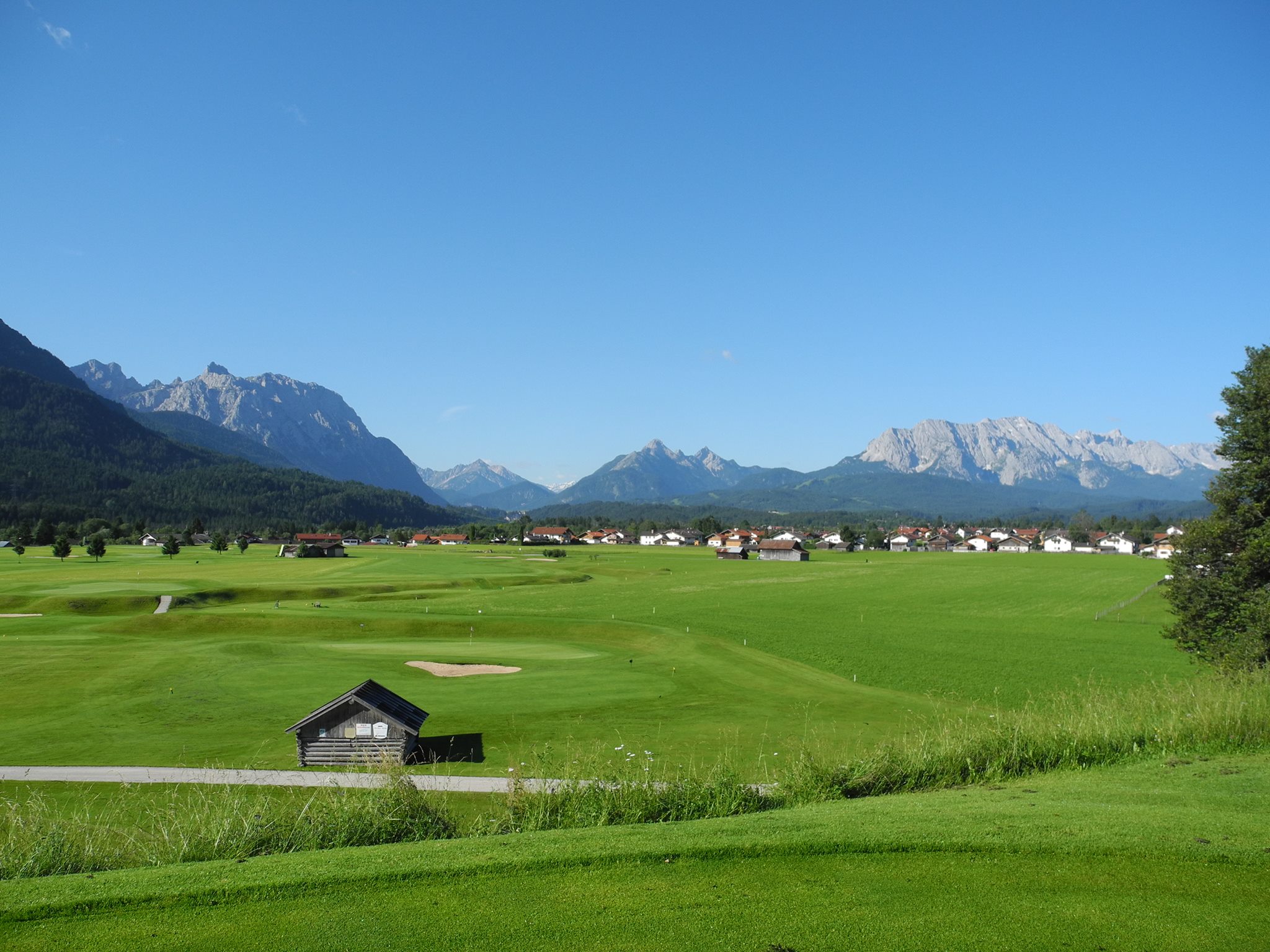 Auch im Sommergrün begeistert der tolle Blick