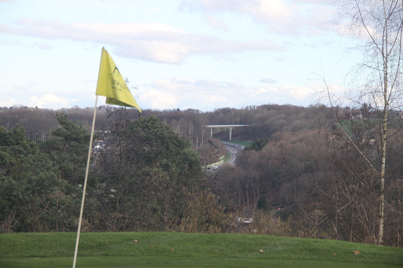 Die Autobahn nah und dennoch mitten im Grünen